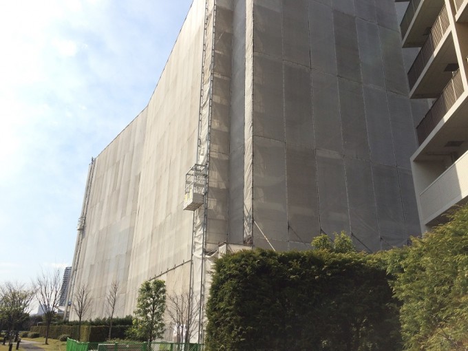 東京都荒川区南千住にて改修工事の資材荷揚げにご利用いただいています